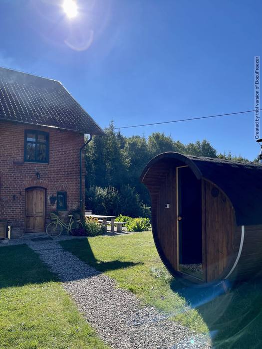 Balia z kinem Gajówka — opalana drewnem, wieczór filmowy pod gwiazdami, Mazury