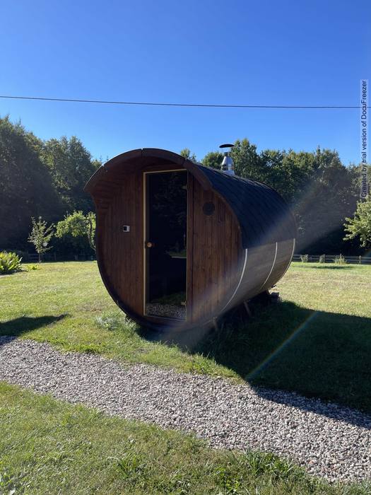Sauna beczkowa Gajówka — fińska sauna w lesie, 150 zł sesja, Mazury